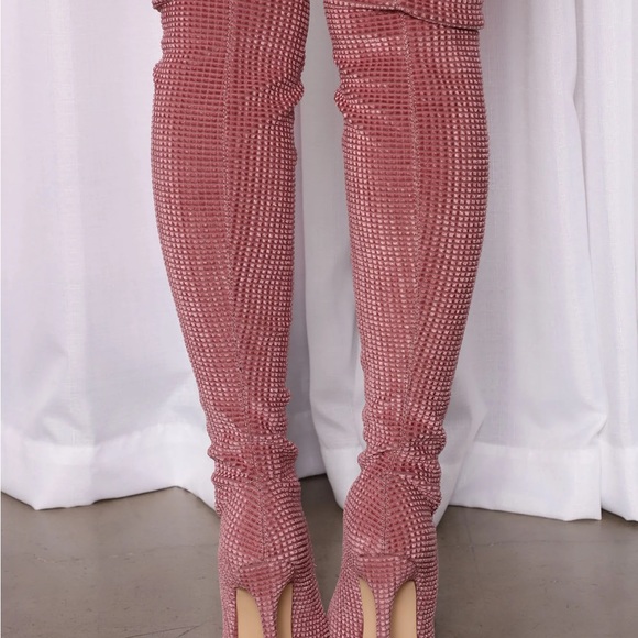 Fashion Nova size 7.5 velvet boots - Picture 5 of 7